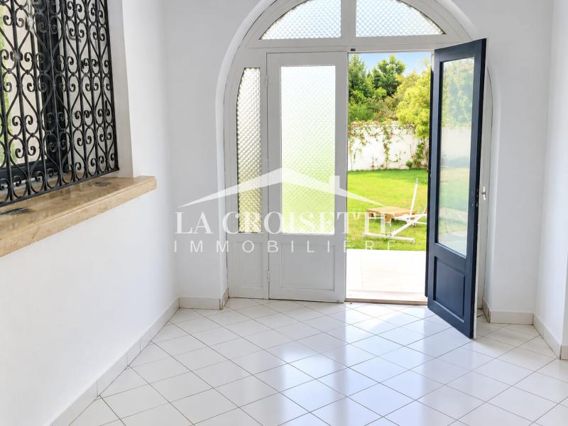  S+2 meublé avec jardin à Gammarth